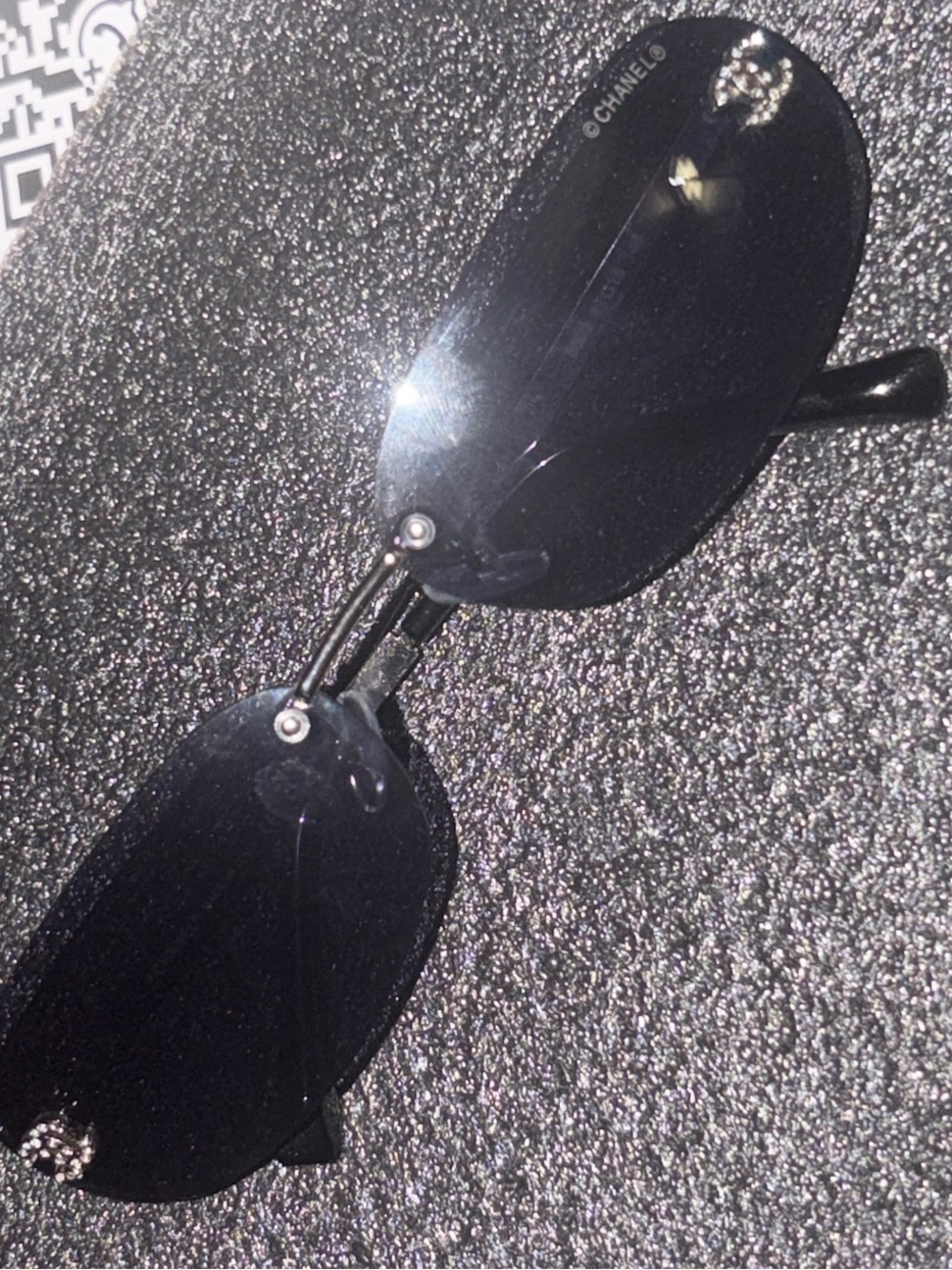 🕶️ Crystal 🪩 CC Rimless Sunglasses 🕶️ - Picture 4 of 16